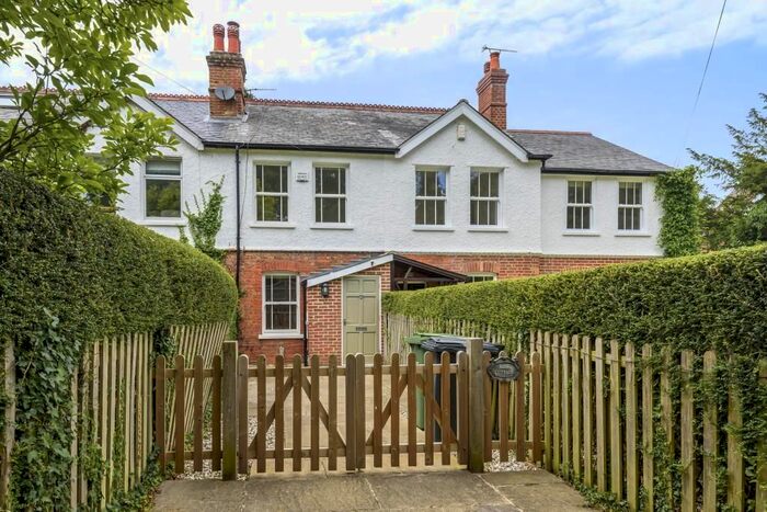 2 Bedroom Cottage For Sale In Boars Hill, Oxford, OX1