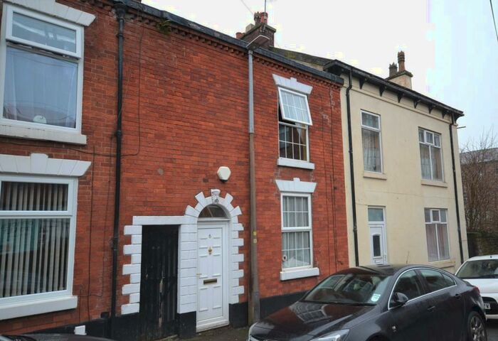 2 Bedroom Terraced House To Rent In Newton Street, Macclesfield, SK11