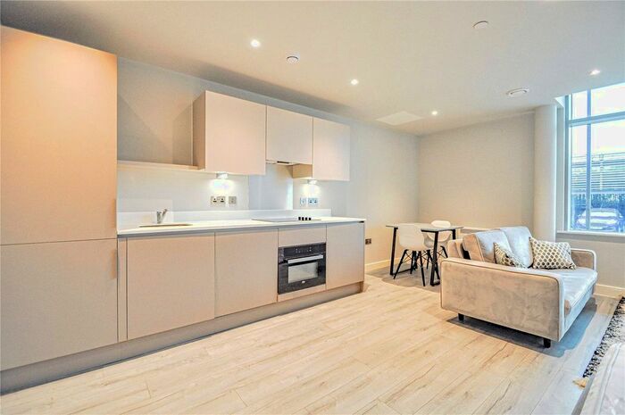 1 Bedroom Studio To Rent In Wokingham Road, Bracknell, Berkshire RG42