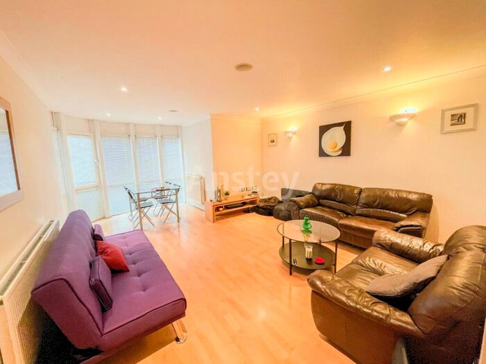 2 Bedroom Flat To Rent In Winchester Road, Southampton, Hampshire, SO16