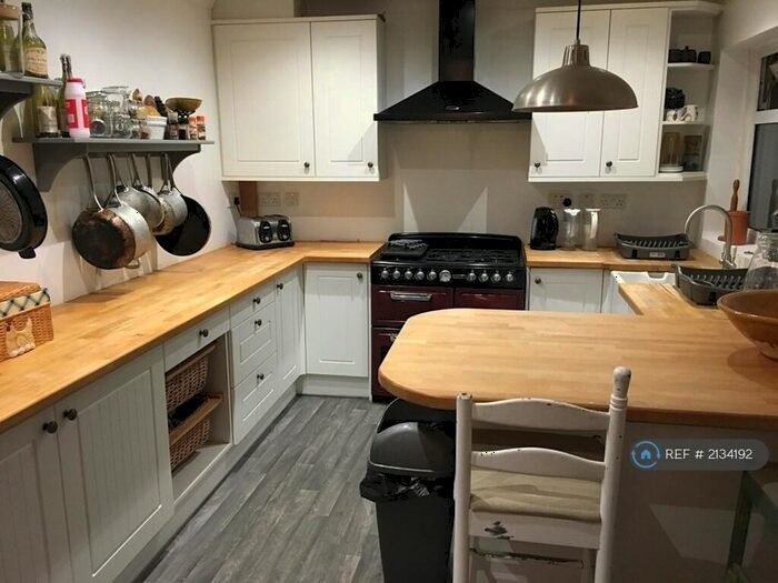 5 Bedroom Semi-Detached House To Rent In Southsea Avenue, Minster On Sea, Sheerness, ME12