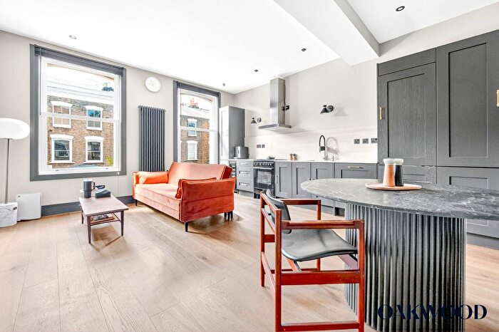 3 Bedroom Flat For Sale In Osterley Road, London, N16