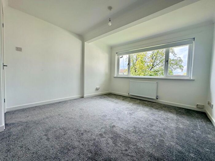 2 Bedroom Flat To Rent In Earlston Crescent, Coatbridge, ML5