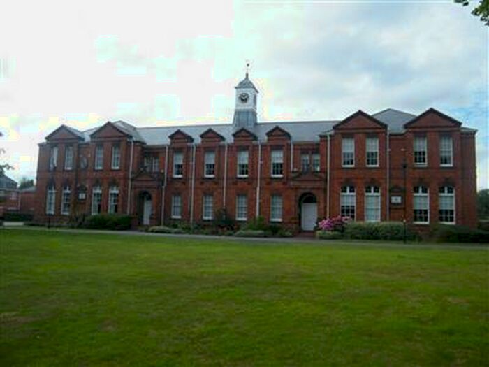 3 Bedroom Apartment To Rent In Exeter, EX4