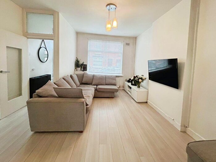 3 Bedroom Terraced House For Sale In Beaconsfield Street, Deane, BL3