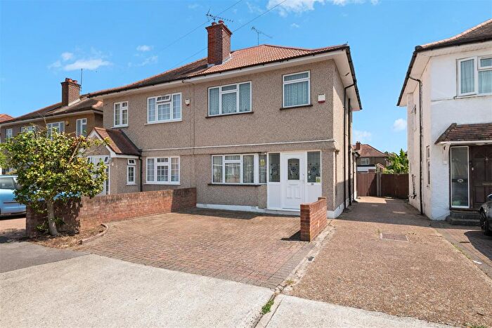 3 Bedroom Semi-Detached House For Sale In Mansfield Drive, Hayes, UB4