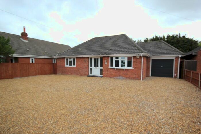 3 Bedroom Bungalow To Rent In Green Lane West, Rackheath, Norwich NR13