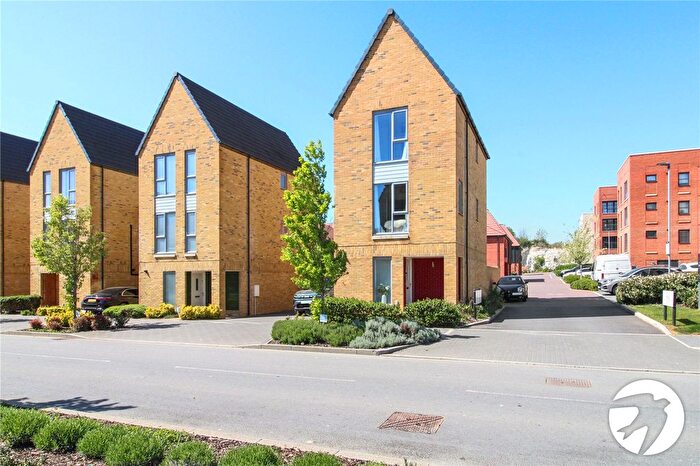 3 Bedroom Detached House To Rent In Longhoughton Avenue, Western Cross, Ebbsfleet Valley, Swanscombe, DA10