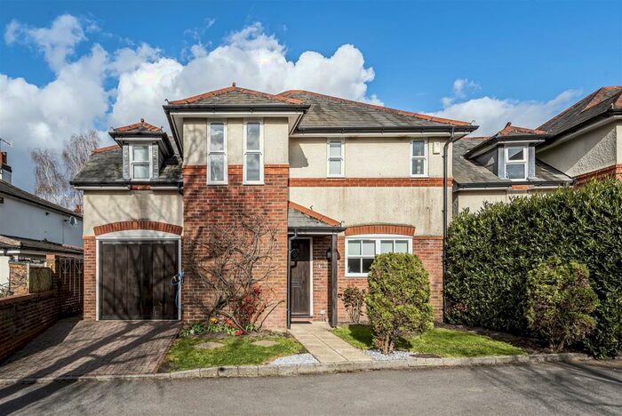 3 Bedroom House To Rent In Cartbridge Close Send, GU23