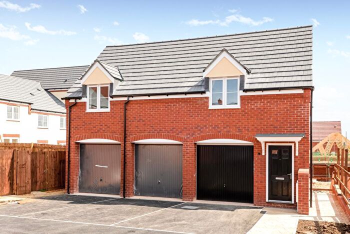 2 Bedroom Apartment To Rent In Turner Drive, Botley, OX2
