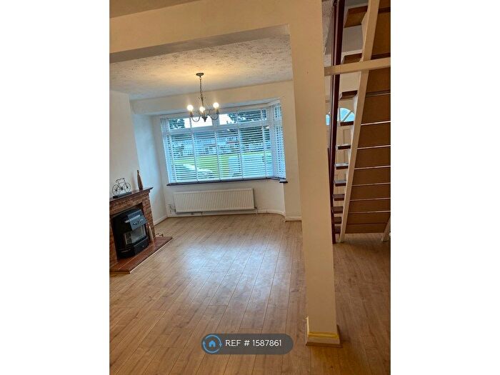 3 Bedroom Terraced House To Rent In Stanhope Road, Slough, SL1