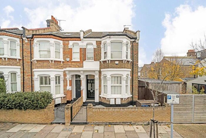 2 Bedroom Flat To Rent In Linden Avenue, Kensal Rise, NW10