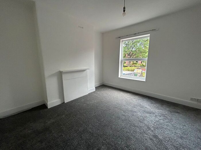 2 Bedroom Flat To Rent In Compton Road, Wolverhampton, WV3