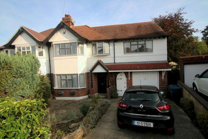 4 Bedroom Property To Rent In Lorne Gardens, Croydon, CR0