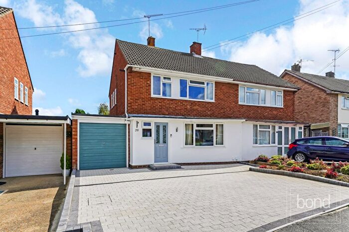 3 Bedroom Semi-Detached House For Sale In Canuden Road, Chelmsford, CM1
