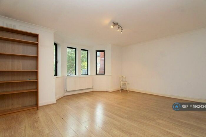 2 Bedroom Flat To Rent In Old Chapel Court, London, N10