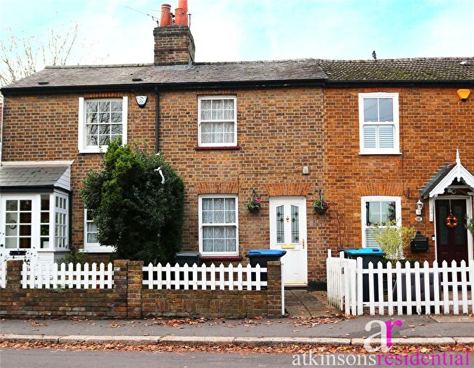 2 Bedroom Terraced House For Sale In Bulls Cross, Enfield, Middlesex, EN2