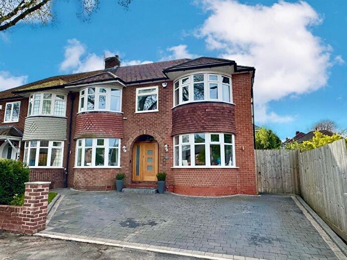 4 Bedroom Semi-Detached House For Sale In Grove Lane, Hale, WA15