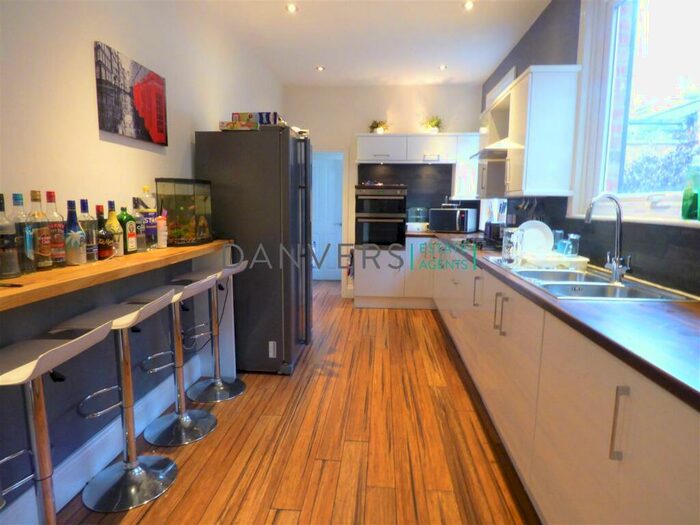 6 Bedroom End Of Terrace House To Rent In Barclay Street, Leicester, LE3