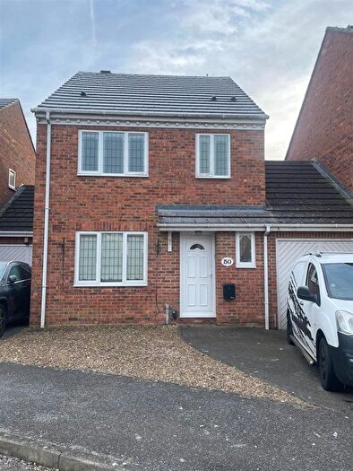 3 Bedroom Property To Rent In Avocet Way, Aylesbury, HP19