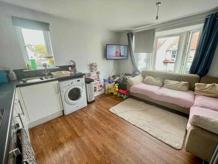 2 Bedroom Detached House To Rent In Upper Manor Road, Paignton, TQ3