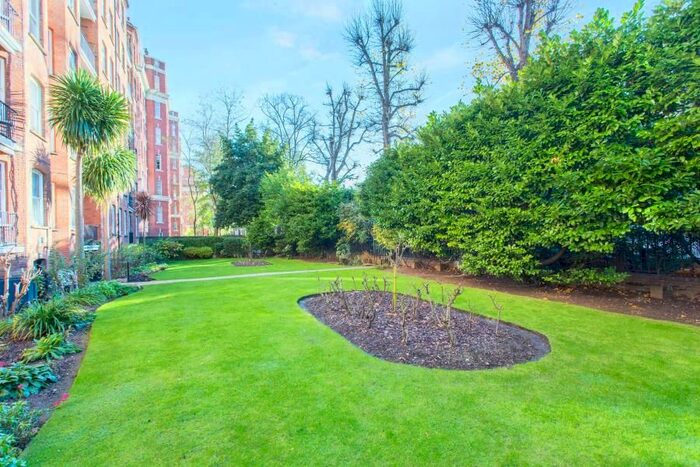 4 Bedroom Flat To Rent In Sandringham Court, Little Venice, W9