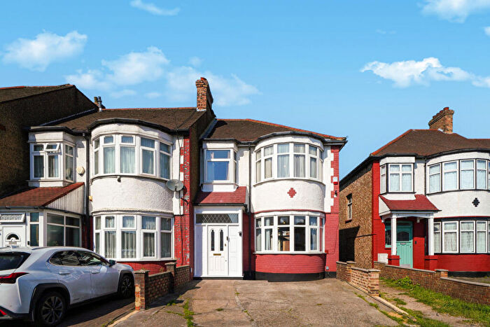 3 Bedroom End Of Terrace House For Sale In North Circular Road, London, N13