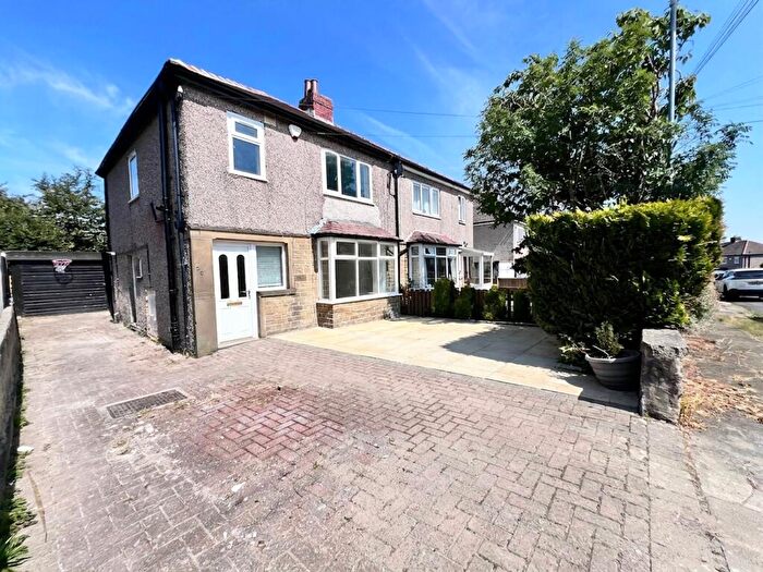 3 Bedroom Semi-Detached House To Rent In Burniston Drive, Huddersfield, HD3