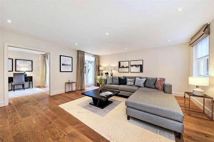 3 Bedroom End Of Terrace House To Rent In St. Barnabas Mews, Belgravia, London, SW1W