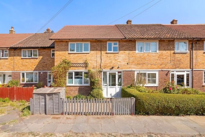 3 Bedroom House For Sale In Bargrove Crescent, Catford, London, SE6