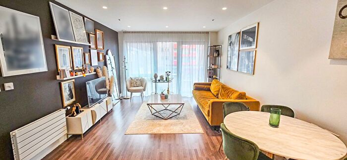 1 Bedroom Flat For Sale In Canning Town, London, E16