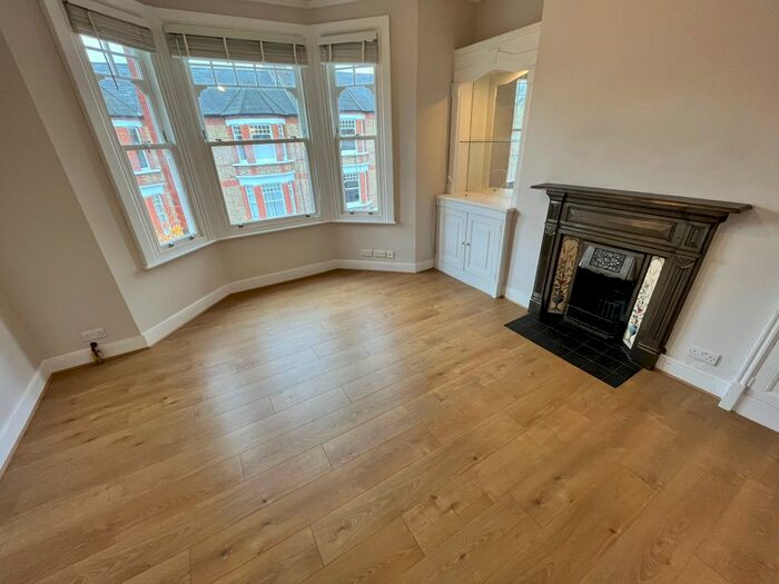 2 Bedroom Flat To Rent In Elmhurst Street, London, SW4