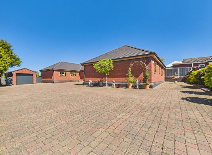 4 Bedroom Detached Bungalow For Sale In Knowle Hill, Hurley, CV9