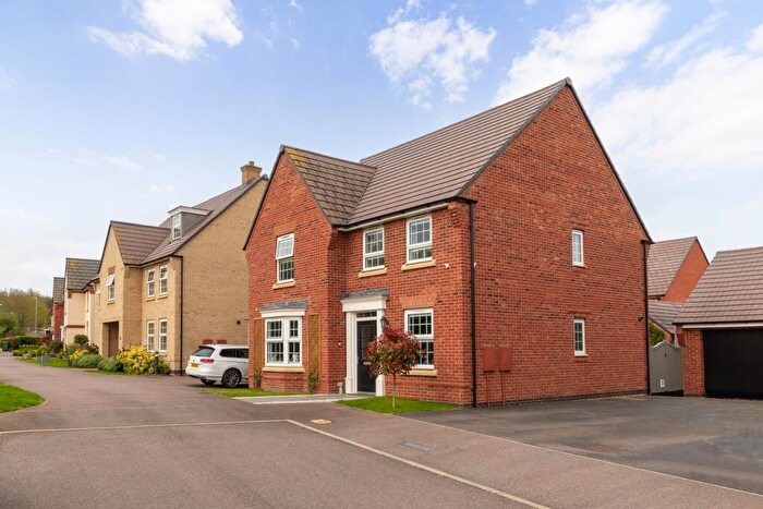 4 Bedroom Detached House For Sale In Kingston Mews, Lidlington, Bedford, MK43