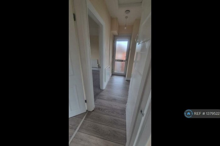 2 Bedroom Flat To Rent In London Road, Northfleet, Gravesend, DA11