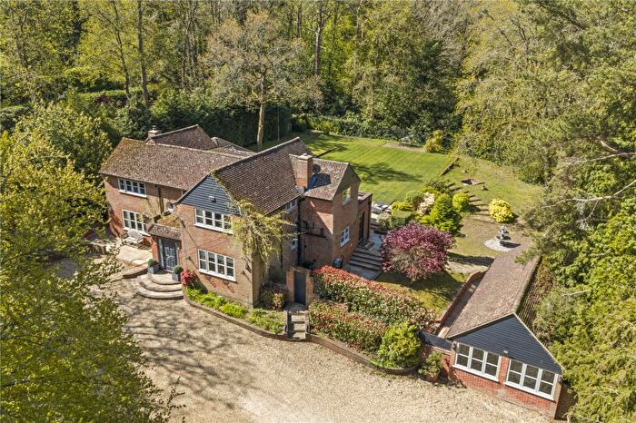 5 Bedroom Detached House For Sale In Binton Lane, Farnham, Surrey, GU10