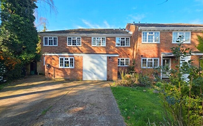 3 Bedroom Semi-Detached House For Sale In Radical Ride, Finchampstead, Wokingham, Berkshire, RG40