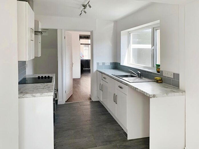 3 Bedroom House To Rent In Cecil Street, Neath, SA11