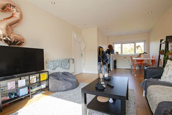 2 Bedroom Apartment To Rent In Herons Way, Birmingham, West Midlands, B29