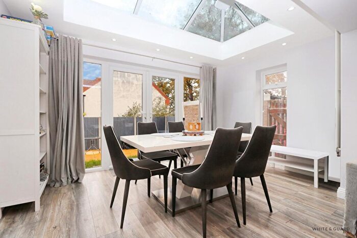 3 Bedroom End Of Terrace House For Sale In Northfield Close, Bishops Waltham, SO32