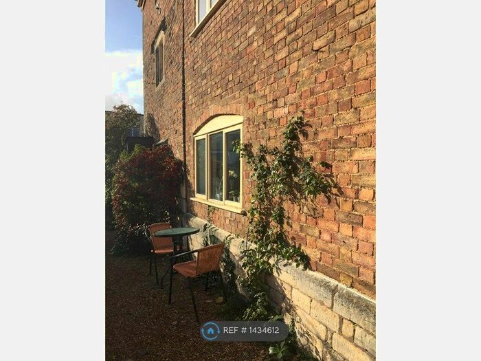 1 Bedroom Flat To Rent In High Street, Stonehouse, GL10