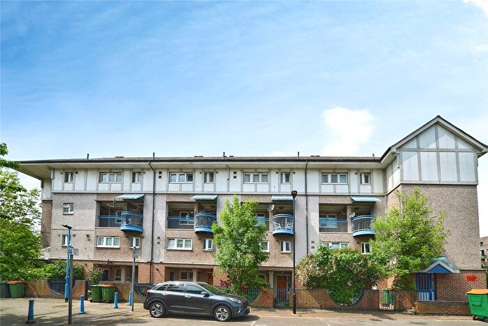 3 Bedroom Flat For Sale In Gillman Drive, London, E15