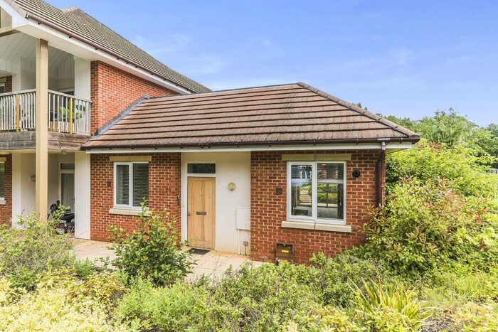 1 Bedroom Flat To Rent In Medway House, Charters Village Drive, Charters Villages, East Grinstead, West Sussex, RH19