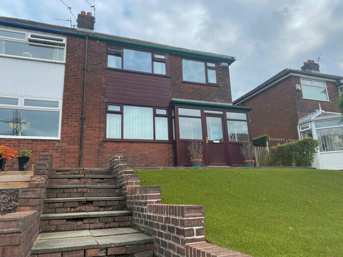 Houses for sale & to rent in OL7 9PT, Oldham Road, Ashton Waterloo