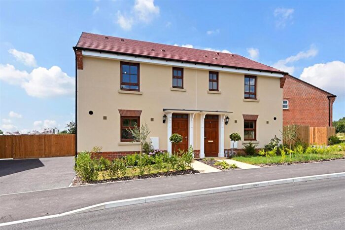 3 Bedroom Semi-Detached House For Sale In Fig Tree Lane, Walberton, BN18