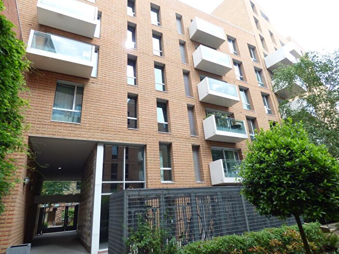 2 Bedroom Flat To Rent In Nelson Walk, London, E3