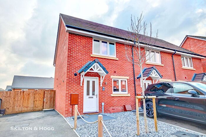 2 Bedroom End Of Terrace House For Sale In Mount Grace Road, Daventry, NN11