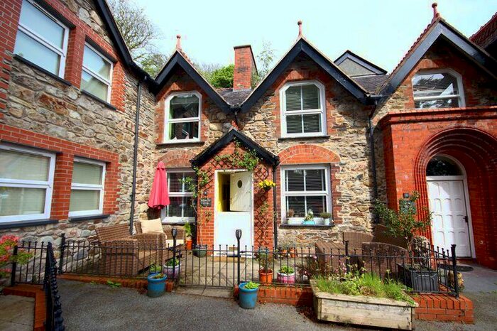 3 Bedroom Cottage For Sale In Oakwood View, Conwy, LL32