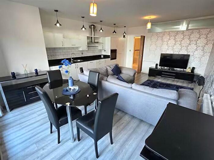 2 Bedroom Flat To Rent In The Orb, Tenby Street, Jewellery Quarter, Birmingham, B1