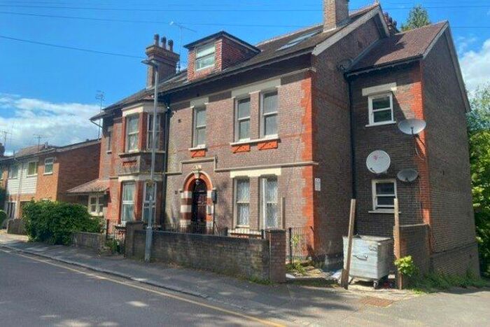 2 Bedroom Flat To Rent In Downs Road, Luton, LU1